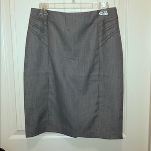 Gorgeous NY&Co Houndstooth Hidden Zip Pencil Skirt